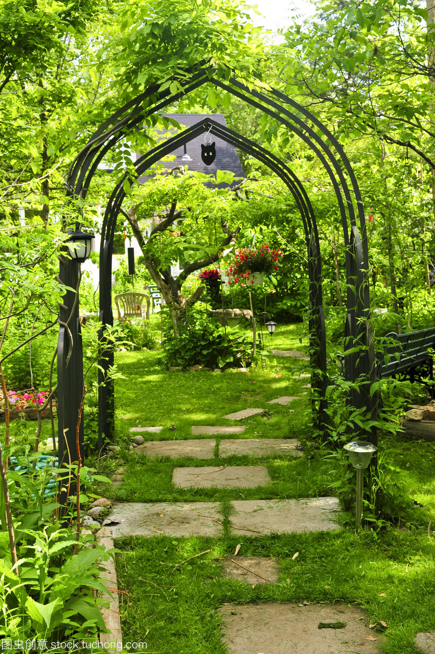 夏日園藝 在寧靜村舍中擁抱綠色生活方式