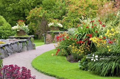 花境設(shè)計(jì)指南 打造層次分明、四季有景的園藝空間